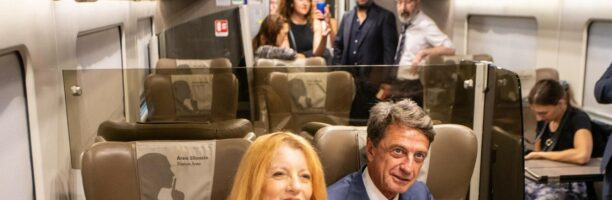 Trenitalia, i cani viaggiano gratis in estate. Su quali treni e fino a quando vale l’offerta