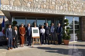 IL PRINCIPE ALBERTO E LA PRINCIPESSA CHARLENE INAUGURANO IL NUOVO RIFUGIO PER ANIMALI